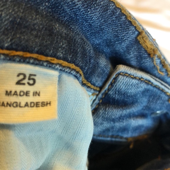 Women’s size 25 Vans distressed blue jeans - Picture 9 of 15